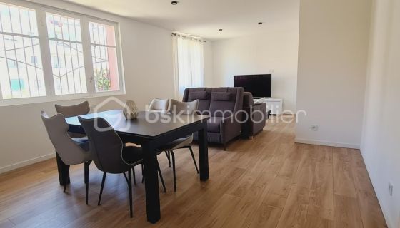 A louer APPARTEMENT T3 65 M2 BORD DE MER LA SEYNE SUR MER