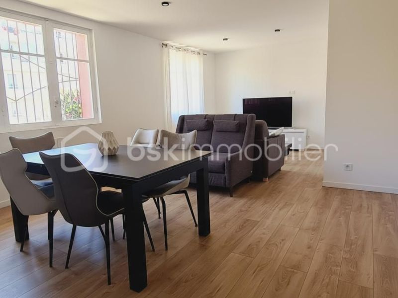 A louer APPARTEMENT T3 65 M2 BORD DE MER LA SEYNE SUR MER