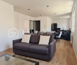 A louer APPARTEMENT T3 65 M2 BORD DE MER LA SEYNE SUR MER