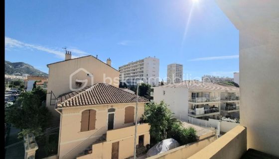 A louer APPARTEMENT T2 37 M2 TERRASSE BORD DE MER TOULON