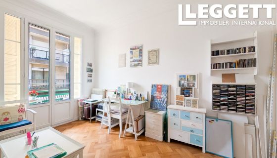 A louer APPARTEMENT DE PRESTIGE T2 56 M2 BORD DE MER NICE