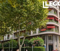 A louer APPARTEMENT DE PRESTIGE T2 56 M2 BORD DE MER NICE