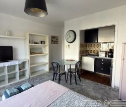 A louer STUDIO  23 M2 TERRASSE BORD DE MER NICE