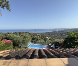 A louer MAISON  5 PIECES 91 M2 PIEDS DANS L'EAU LES ISSAMBRES