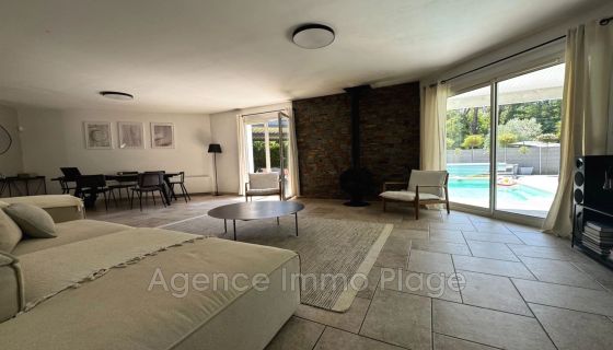 A vendre MAISON  5 PIECES 127 M2  SAINT AUBIN DE MEDOC