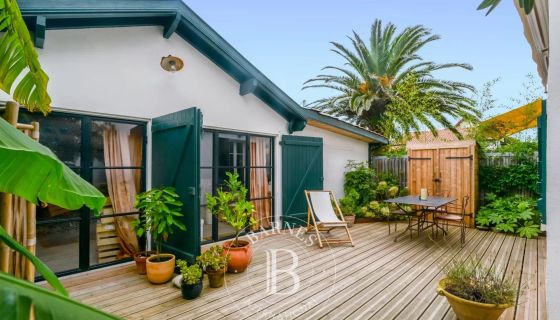 A vendre CHARMANT APPARTEMENT AVEC TERRASSE ET ATELIER  t3 42 M² GUETHARY