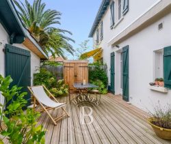 A vendre CHARMANT APPARTEMENT AVEC TERRASSE ET ATELIER  t3 42 M² GUETHARY