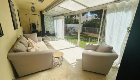 A louer APPARTEMENT T3 61 M2 TERRASSE BORD DE MER SANARY SUR MER