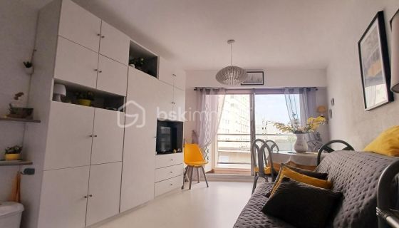 A louer STUDIO  25 M2 TERRASSE VUE MER LES SABLES D OLONNE