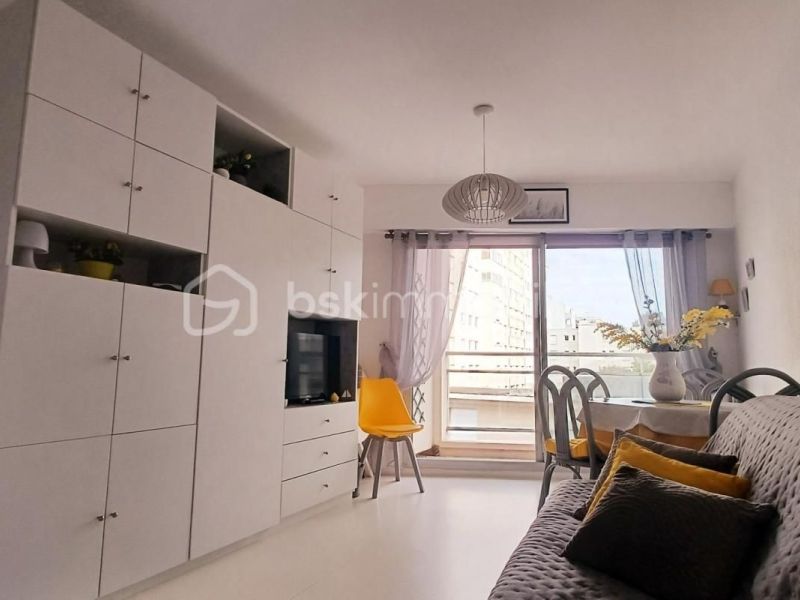 A louer STUDIO  25 M2 TERRASSE VUE MER LES SABLES D OLONNE