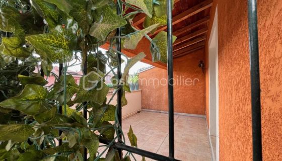 A louer APPARTEMENT NEUF T5 104 M2 TERRASSE  UZES