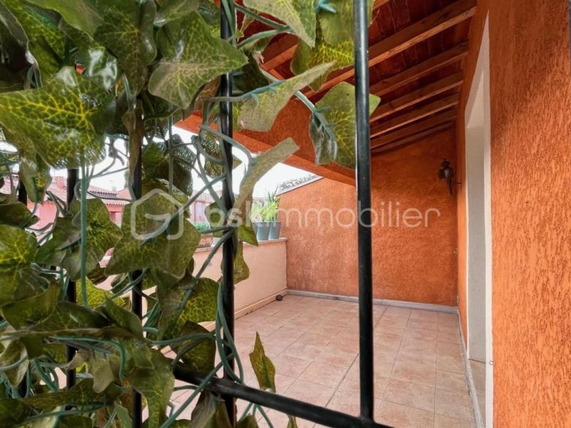 A louer APPARTEMENT NEUF T5 105 M2 TERRASSE  UZES