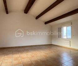 A louer APPARTEMENT NEUF T5 105 M2 TERRASSE  UZES