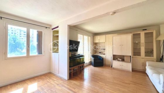 A louer APPARTEMENT T4 70 M2 BORD DE MER CANNES