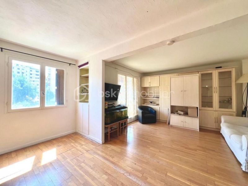 A louer APPARTEMENT T4 70 M2 BORD DE MER CANNES