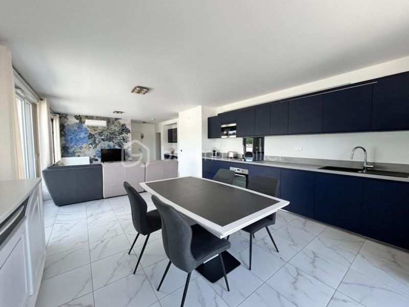 A louer APPARTEMENT DE PRESTIGE NEUF T3 96 M2 TERRASSE  CENON