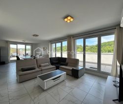 A louer APPARTEMENT DE PRESTIGE NEUF T3 96 M2 TERRASSE  CENON