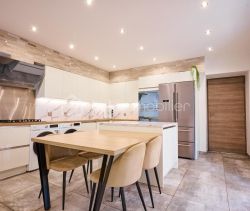 A louer MAISON  7 PIECES 147 M2  LA VALETTE DU VAR