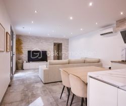 A louer MAISON  7 PIECES 147 M2  LA VALETTE DU VAR