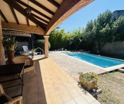 A louer MAISON  4 PIECES 108 M2  NIMES