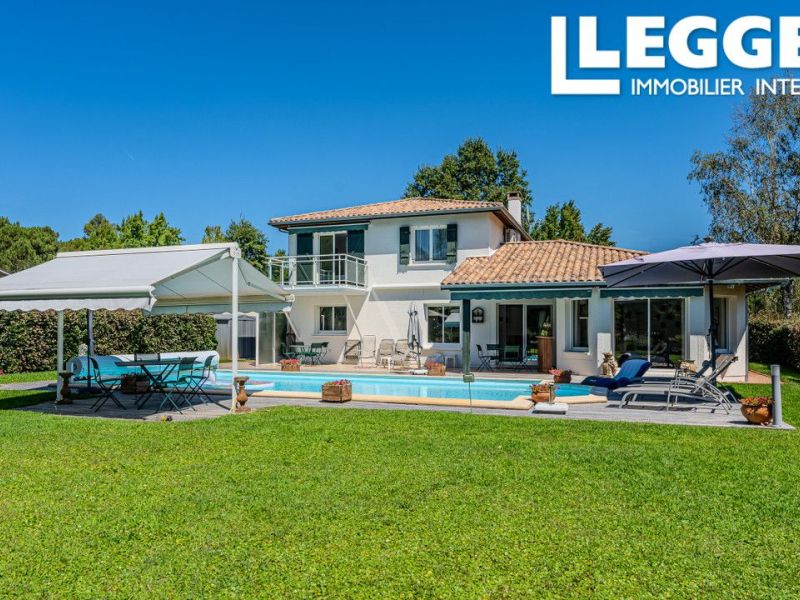 A louer MAISON  6 PIECES 183 M2 BORD DE MER GUJAN MESTRAS