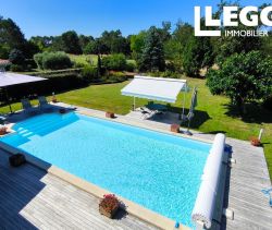 A louer MAISON  6 PIECES 183 M2 BORD DE MER GUJAN MESTRAS