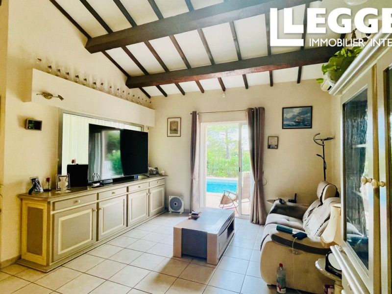 A louer MAISON  7 PIECES 180 M2 BORD DE MER SAINT RAPHAEL