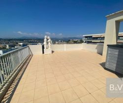 APPARTEMENT DE PRESTIGE T3 97 M2 TERRASSE BORD DE MER NICE