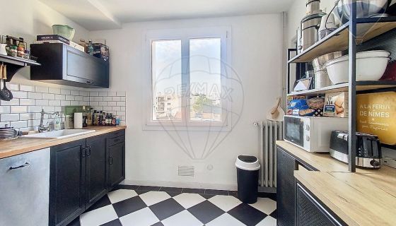 A louer APPARTEMENT T3 67 M2  NIMES