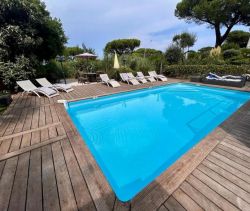 A louer MAISON  6 PIECES 200 M2 PIEDS DANS L'EAU GASSIN