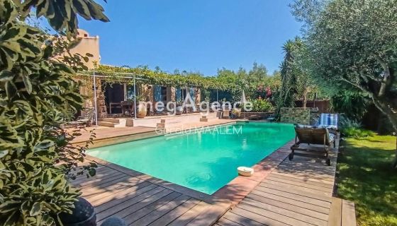 A louer MAISON  7 PIECES 170 M2 BORD DE MER GRIMAUD