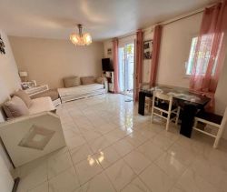 A louer APPARTEMENT T3 65 M2 TERRASSE BORD DE MER COGOLIN