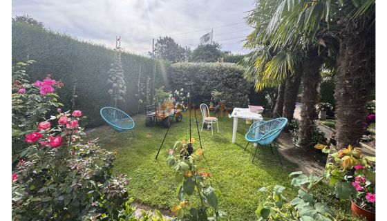 A vendre MAISON  6 PIECES 107 M2  GODERVILLE COMMERCES