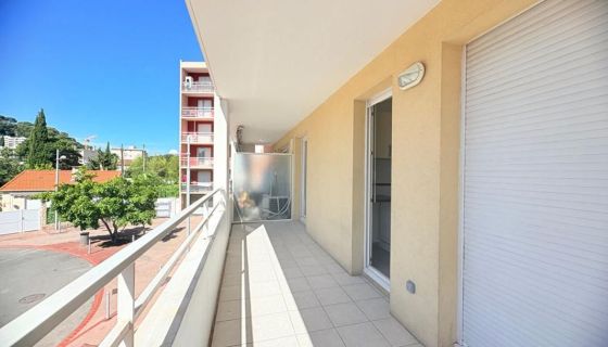 A louer APPARTEMENT NEUF T2 43 M2 TERRASSE BORD DE MER CAGNES SUR MER