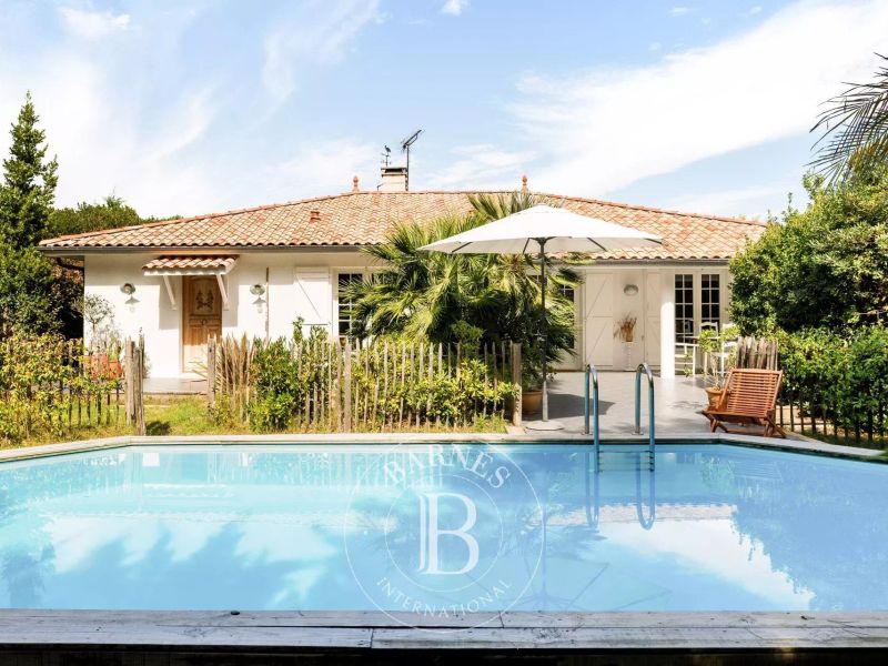 A vendre CHARMANTE MAISON 5 PIECES 130 M² RENOVEE LABENNE