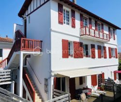 A louer APPARTEMENT T4 78 M2 BORD DE MER CIBOURE