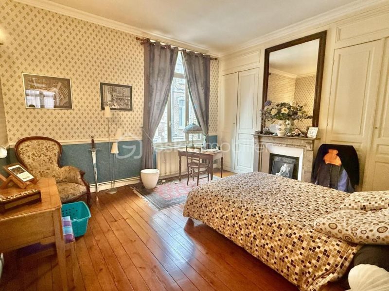 A louer MAISON  DE MAîTRE  AMIENS