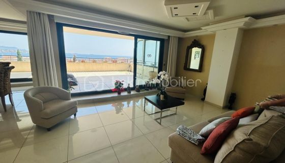 A louer APPARTEMENT DE PRESTIGE T6 161 M2 VUE MER BANDOL