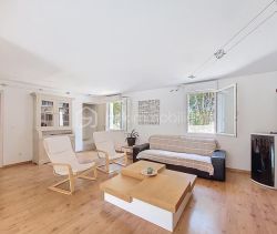 A louer MAISON  DE MAîTRE BORD DE MER SIX FOURS LES PLAGES