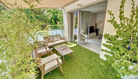 A louer APPARTEMENT T3 57 M2 TERRASSE BORD DE MER SETE