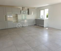 A louer MAISON  5 PIECES 120 M2 BORD DE MER HYERES