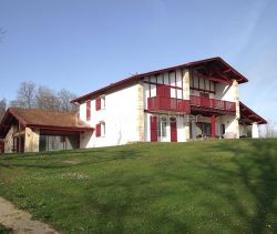 A louer MAISON  DE MAîTRE  SARE