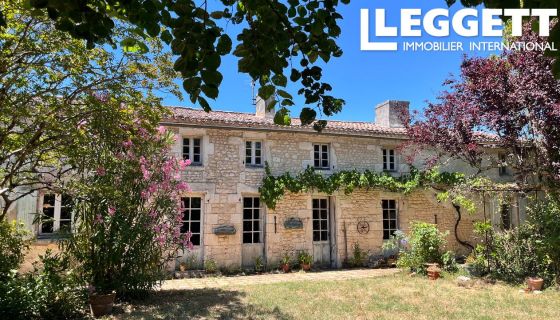A louer LONGèRE  7 PIECES 205 M2 PIEDS DANS L'EAU SAINT PALAIS SUR MER