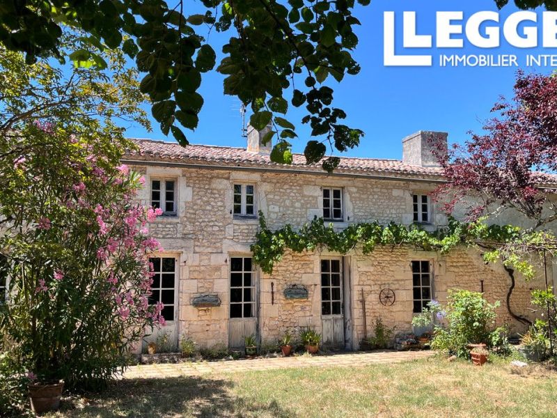 A louer LONGèRE  7 PIECES 205 M2 PIEDS DANS L'EAU SAINT PALAIS SUR MER