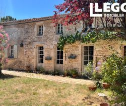 A louer LONGèRE  7 PIECES 205 M2 PIEDS DANS L'EAU SAINT PALAIS SUR MER