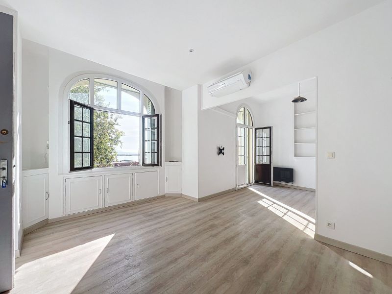 A vendre APPARTEMENT T2 37 M2 PIEDS DANS L'EAU LA CIOTAT