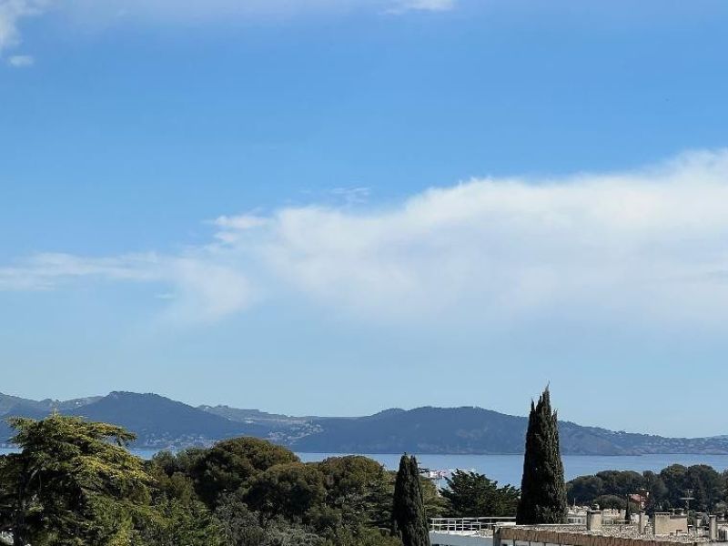 A vendre APPARTEMENT DUPLEX T4 113 M2 TERRASSE VUE MER LA CIOTAT