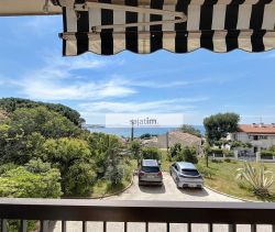 A vendre APPARTEMENT T3 61 M2 TERRASSE VUE MER SIX FOURS LES PLAGES