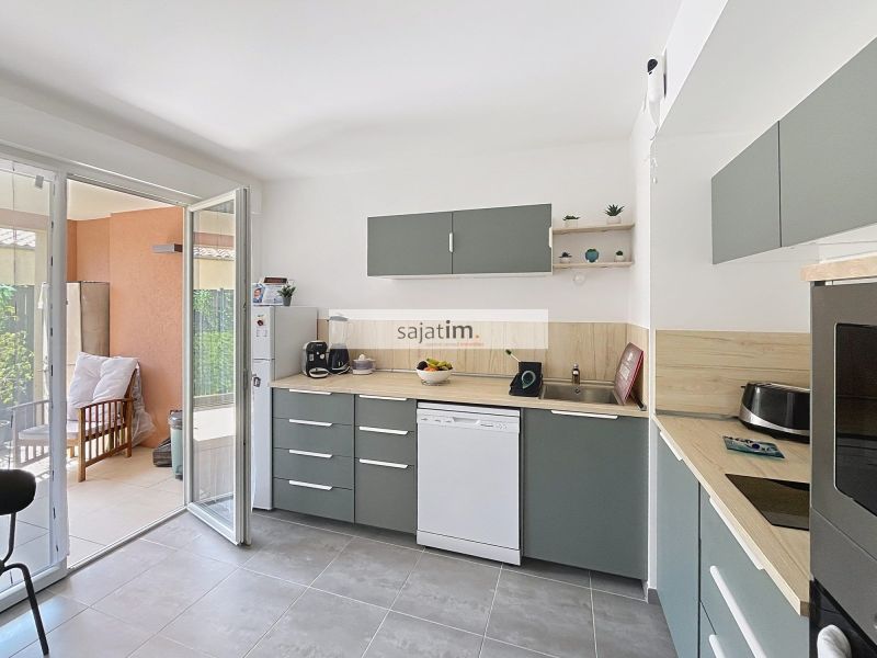 A vendre APPARTEMENT T2 43 M2 TERRASSE BORD DE MER SANARY SUR MER