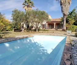 A vendre MAISON  5 PIECES 178 M2 PLAGE à PIED SIX FOURS LES PLAGES